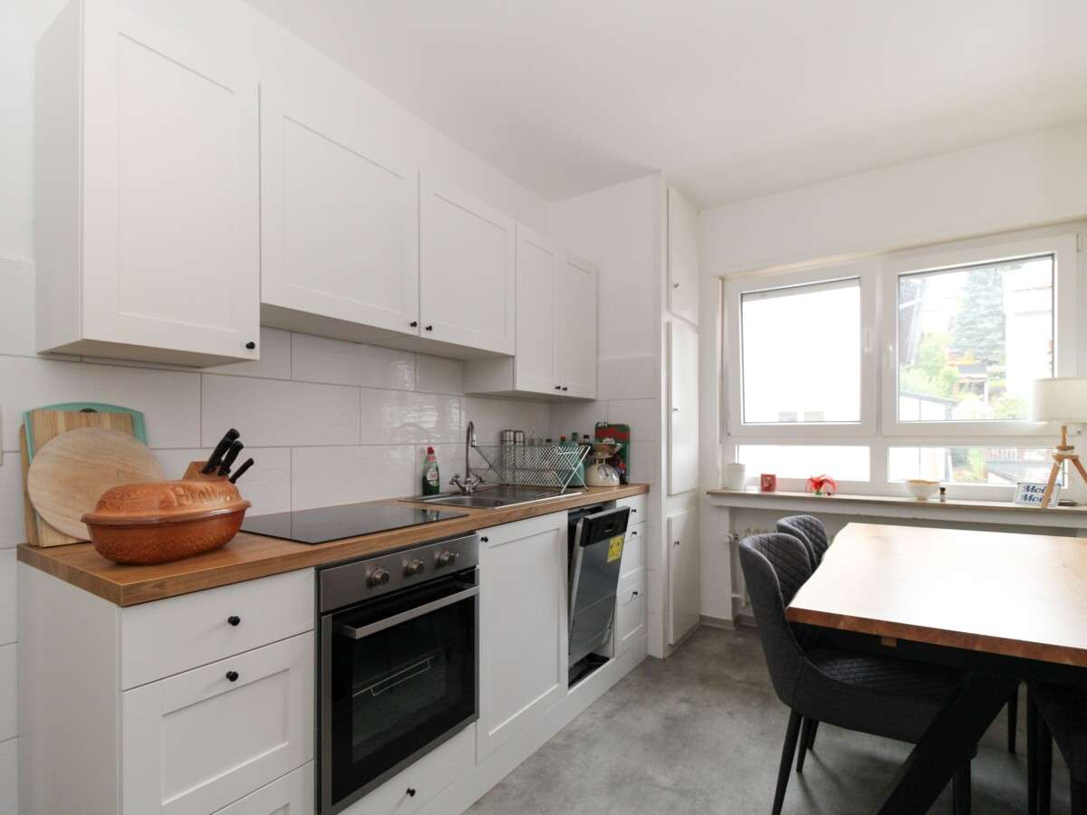 Immobilie in Bad Salzschlirf - Zweizimmerwohnung mit Stellplatz und Balkon in saniertem Mehrfamilienhaus - Bild 0