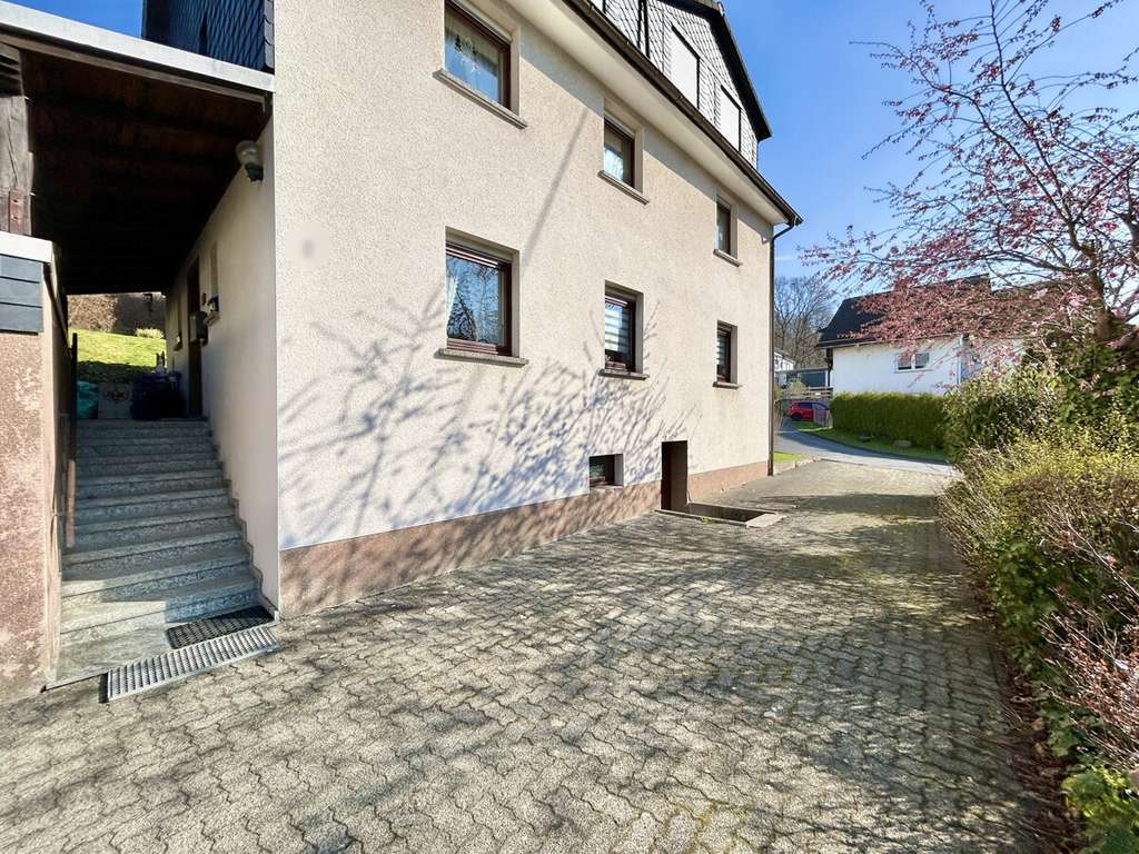 Immobilie in Kirchen (Sieg) - **Gepflegtes Wohnhaus für die ganze Familie in attraktiver Lage** - Bild 4