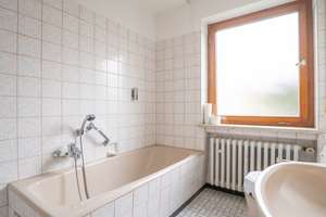 Mehrgenerationenhaus mit idyllischem Garten – Die vollständige Adresse der Immobilie erhältst du vom Anbieter., 97209 Veitshöchheim – Vorschaubild 8