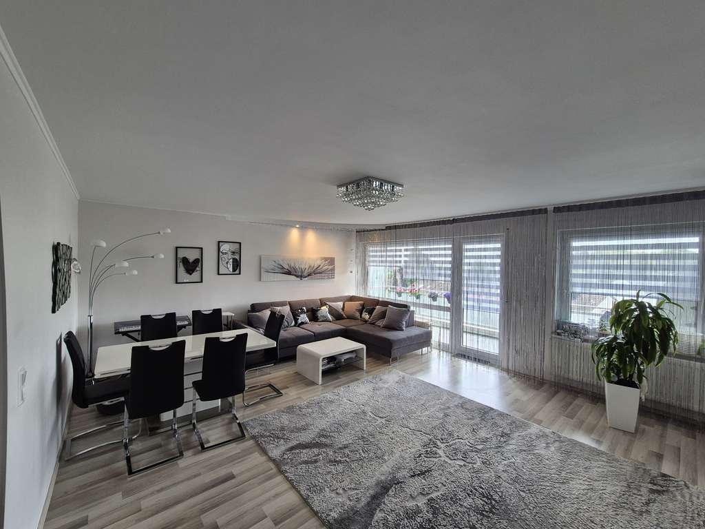 3 Zimmer Wohnung mit 2 Balkonen und Tiefgaragenstellplatz in Recklinghausen Ost.