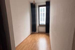 großes WG-Zimmer für Auszubildende und Studierende - nähe Fürther Innenstadt! – Die vollständige Adresse der Immobilie erhältst du vom Anbieter., 90762 Stadtpark, Stadtgrenze, Fürth – Vorschaubild 2