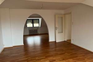 Dachgeschosswohnung , Wohnen im Ruhigem Umfeld in MG 41236