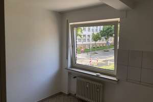 Renovierte 4-Zimmer-Wohnung mit Balkon in Bottrop – Ortbergstr. 1, 46236 Stadtmitte, Bottrop – Vorschaubild 4