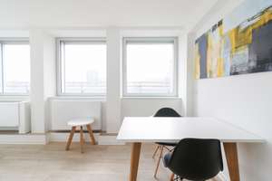 Stilvoll möblierte Etagenwohnung mit Balkon und modernem Ambiente zum Wohlfühlen – Konrad-Adenauer-Platz 10, 40210 Stadtmitte, Düsseldorf – Vorschaubild 3