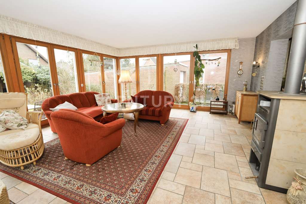 Immobilie in Nordhorn - Renovierungsbedürftiges EFH mit traumhaftem Wintergarten in Stadtflur! - Bild 2