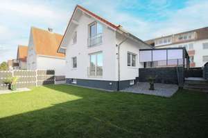 Neuer Preis! Gepflegtes Einfamilienhaus mit Garage, Terrasse und neuer Heizung in Nordborchen – Die vollständige Adresse der Immobilie erhältst du vom Anbieter., 33178 Borchen – Vorschaubild 1