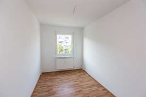 **JETZT EINZIEHEN**3-Zimmer-Wohnung // Balkon // Bad mit Wanne // DG // ab sofort – 4207 Lausen-Grünau, Leipzig – Vorschaubild 3