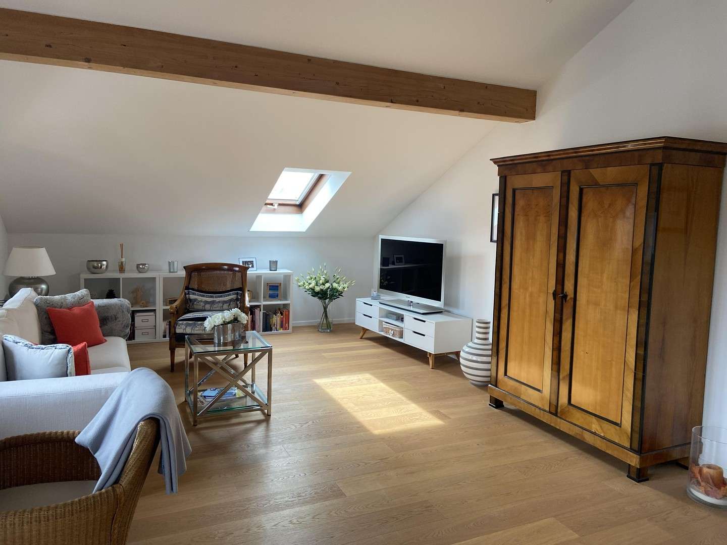 Immobilie in Bad Feilnbach - Sonnige 2-Zi.-Wohnung mit unverbaubarem Bergblick - zur freien Nutzung - Bild 3