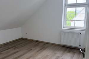 Helle Renovierte 3-Zimmer-Maisonette  mit neuer Küche & Gartenoption – Mündelheimer Straße 49, 47259 Huckingen, Duisburg – Vorschaubild 5