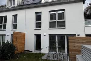 Doppelhaushälfte in ruhiger Lage am Waldtruderinger Forst