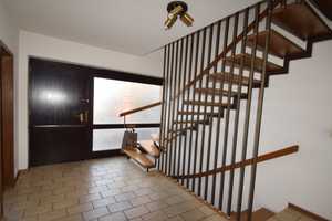 Einfamilienhaus in einer familienfreundlichen Umgebung mit Garage, Garten und Terrasse – Soest (Kreis) – Vorschaubild 1