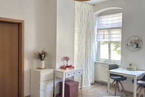 Helle 2-Raum-Wohnung mit EBK in der beliebten Johannesvorstadt! – Friedrich-Engels-Straße 5, 99086 Erfurt – Vorschaubild 2