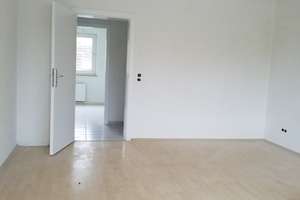 lichtdurchflutete 2 Zimmer Wohnung mit Balkon | Essen Altendorf – Sursstraße 4, 45143 Altendorf, Essen – Vorschaubild 1