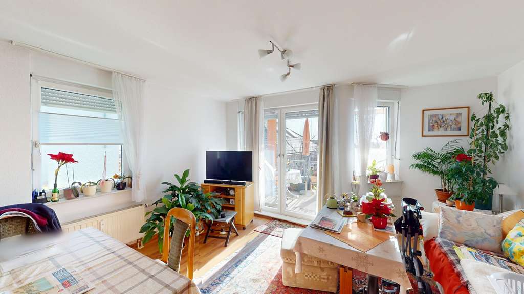 Immobilie in Brackenheim - *** Attraktive 2,5 Zimmer im EG mit Terrasse und TG in guter Lage *** - Bild 2