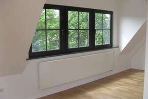 Helle hochwertige Dachwohnung Köln-Braunsfeld - 100 m zum Stadtwald  2 ZKDB 66 qm+ 9 qm Empore – Die vollständige Adresse der Immobilie erhältst du vom Anbieter., 50933 Braunsfeld, Köln – Vorschaubild 2