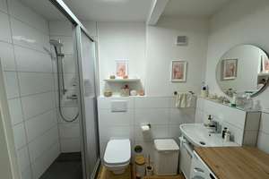 Neuwertige helle DG EWohnung mit Flair, 2 ZKDB,  56 m² – Viktoriastr. 54, 47799 Cracau, Krefeld – Vorschaubild 2