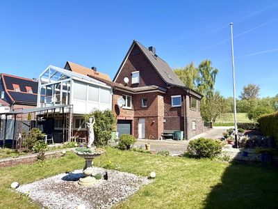 Solide mit Blick in den Obsthof!