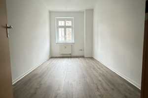 Die Wohnung wird aktuell noch für Sie saniert - Bad mit Dusche und Fußbodenheizung – Erich-Thiele-Str. 4, 4158 Leipzig – Vorschaubild 4