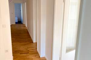 Attraktive 4-Zimmer-Dachgeschosswohnung – Schweinauer Str. 37a, 90439 Sankt Leonhard, Nürnberg – Vorschaubild 1