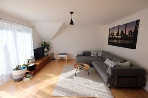 Wohnen mit Charakter: Helle 3-Zimmer-Dachgeschosswohnung in Eschborn – Am Burggraben 7C, 65760 Eschborn – Vorschaubild 6