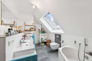 Stilvolle Maisonettewohnung in idyllischer Seitenstraße – Die vollständige Adresse der Immobilie erhältst du vom Anbieter., 81825 Josephsburg, München – Vorschaubild 4