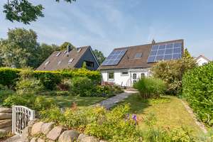 Großzügiges Einfamilienhaus in begehrter Lage – nur ca. 750 Meter zum Strand! – Die vollständige Adresse der Immobilie erhältst du vom Anbieter., 23683 Scharbeutz – Vorschaubild 2