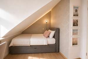 ELEGANTE DOPPELHAUSHÄLFTE MIT POOL – Die vollständige Adresse der Immobilie erhältst du vom Anbieter., 85609 Aschheim – Vorschaubild 30