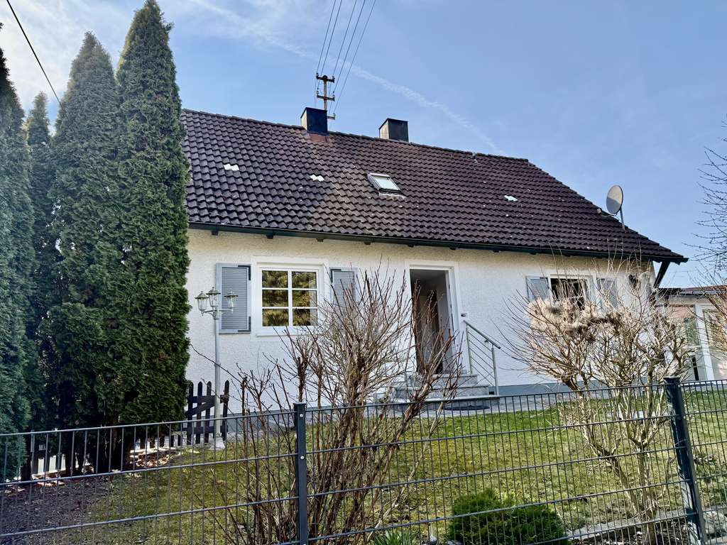 Immobilie in Gablingen - ***Haus mit Charakter sucht neue Ideen – freistehendes Einfamilienhaus mit Potenzial - Bild 2
