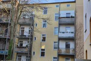 Attraktives Mehrfamilienhaus in beliebter Lage mit Ausbaupotenzial – Die vollständige Adresse der Immobilie erhältst du vom Anbieter., 6110 Südliche Innenstadt, Halle (Saale) – Vorschaubild 2