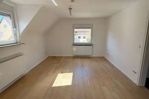 2,5-Zimmer-Wohnung mit Balkon & Garten, Garage in Stuttgart-Mühlhausen
