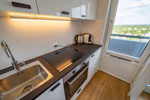 Möbliertes Penthouse, 18. Stock, Stadt- & Alpenblick & Schwimmbad – Drygalski-Allee 118, 81477 Solln, München – Vorschaubild 7