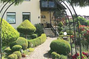 Einfamilienhaus in Breitenbach mit großem Grundstück und idyllischem Ausblick – Gartenweg 3, 37327 Leinefelde-Worbis – Vorschaubild 2