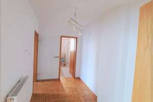 Frisch renovierte 2,5-Zimmeraltbauwohnung mit geräumigen Balkon & EBK zu vermieten! – Blumenstraße 21, 42655 Solingen-Mitte, Solingen – Vorschaubild 6