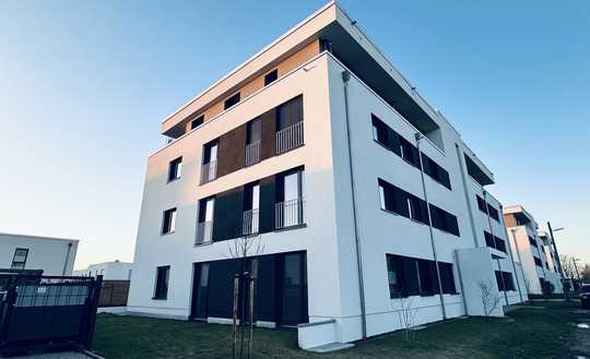 Schlüsselfertig! Hochwertig ausgestattete 3-Zi.-Wohnung m. Terrasse und eigenem großen Gartenanteil!