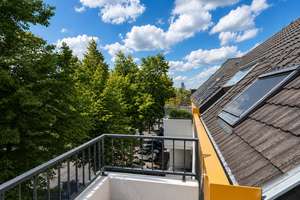 Hollenders Immobilien: Bezugsfreie Dachgeschosswohnung mit Dachterrasse, Schlafempore und Stellplatz – 50968 Raderthal, Köln – Vorschaubild 7