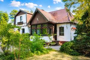 Rarität in Villenlage: Charmantes Einfamilienhaus um 1912 erbaut mit Wintergarten in ruhiger Umgebun – Die vollständige Adresse der Immobilie erhältst du vom Anbieter., 14612 Falkensee – Vorschaubild 2