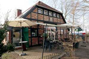 Einzigartiger 8-Zi-Ferienhof, großes Grundstück, wunderschönes Fachwerk, Kamin und Doppelgarage! – Wesermarsch (Kreis) – Vorschaubild 1