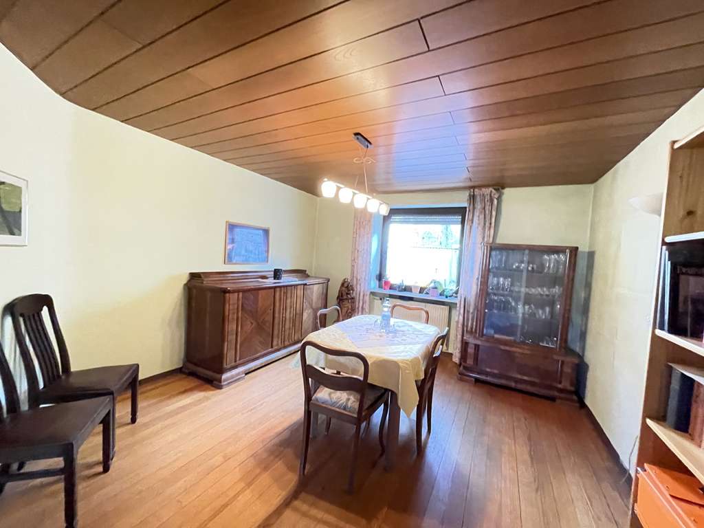 Immobilie in Sankt Wendel - GUT aufgeteiltes Wohnhaus 
für die GROSSE Familie - 
Machen SIE Ihr Schmuckstück daraus...! - Bild 2