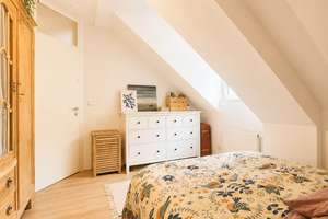 Frauenkirchenblick inklusive: Ruhige 2,5-Zimmer-Wohnung mit Aufzug, schöne EBK, Keller & TG-Option – Marienallee 2, 1099 Radeberger Vorstadt, Dresden – Vorschaubild 3