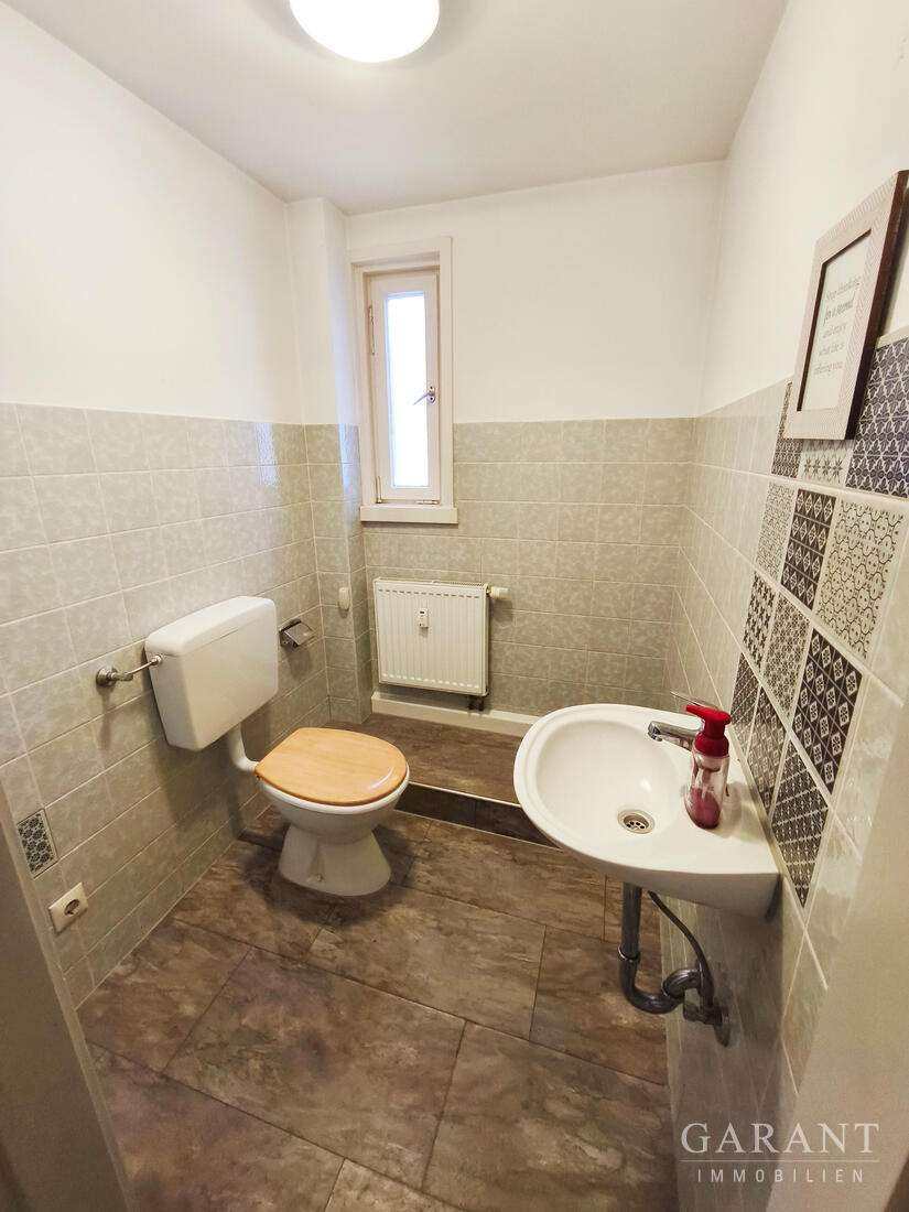 Immobilie in Sulz am Neckar - Viel Platz auf zwei Ebenen: Dachgeschoss-Wohnung mit Studio in Sulz am Neckar - Bild 3