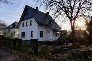 Ein Zuhause zum Ankommen – Einfamilienhaus in idyllischer Lage von Weilburg – Auf dem Dill 1, 35781 Weilburg – Vorschaubild 1