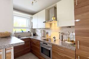 Moderne Drei-Zimmer-Wohnung mit Südwest-Loggia und Tiefgaragenstellplatz – 60439 Niederursel, Frankfurt am Main – Vorschaubild 6