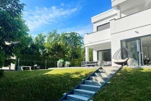 Bauhausvilla der Extraklasse | Pool | Sauna | Master-Suite | Naturschutzlage