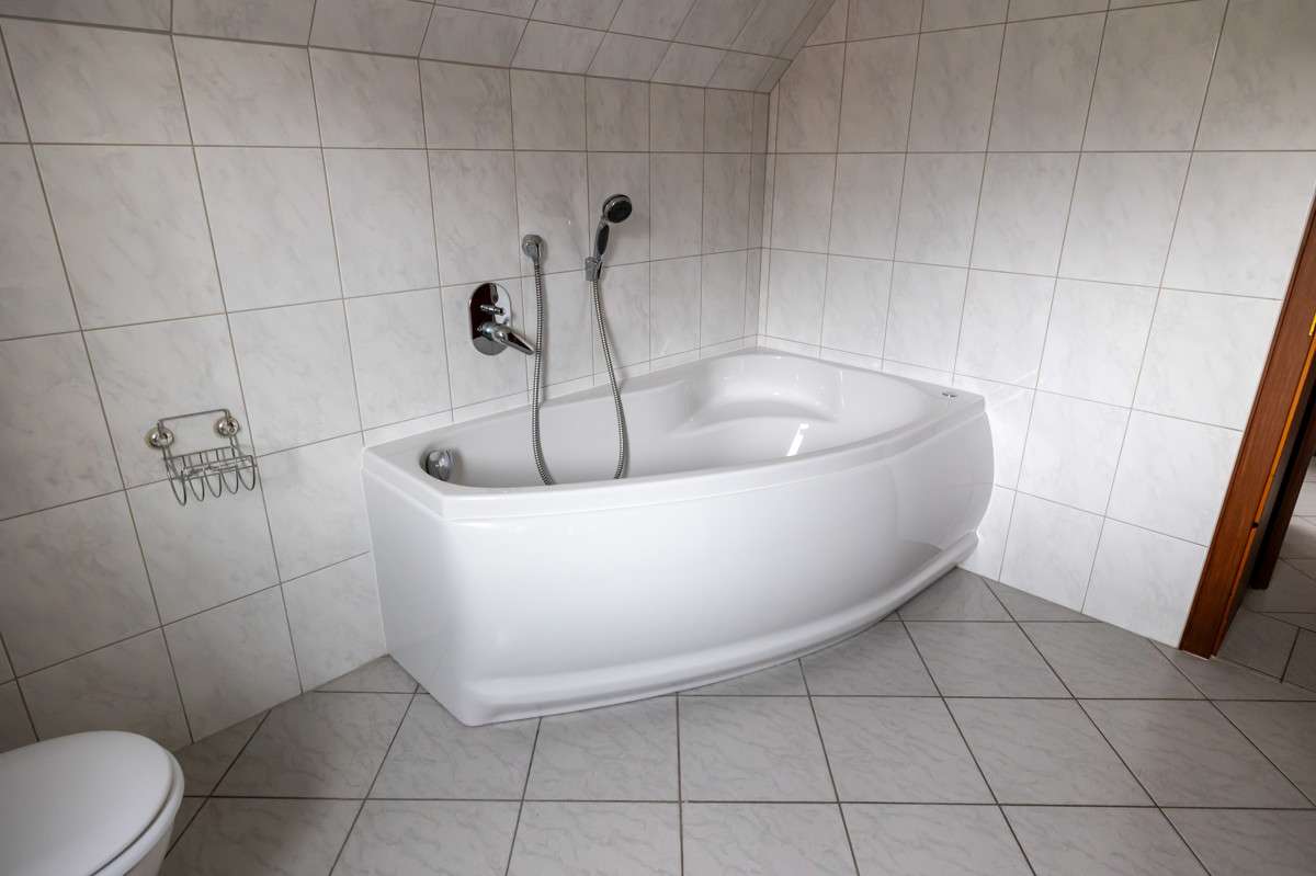 Immobilie in Ganderkesee - *** RIESIGE WOHNUNG - eigener DACHBODEN - eigener KELLER - eigenes TREPPENHAUS - DACHTERRASSE *** - Bild 4