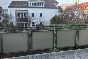 Großzügig, gut geschnittene, sehr gepflegte 4,5-Zi.ETW inkl. TG-Platz und EBK in saniertem 3-FH – Die vollständige Adresse der Immobilie erhältst du vom Anbieter., 70372 Kurpark, Stuttgart – Vorschaubild 2