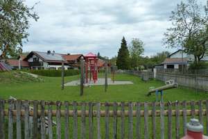 GROSSzügige, MODERNE DHH in RUHIGER und SONNIGER LAGE! IDEAL für Familien! SCHÖNER Garten! – Schwaigweg 24, 86928 Hofstetten – Vorschaubild 3
