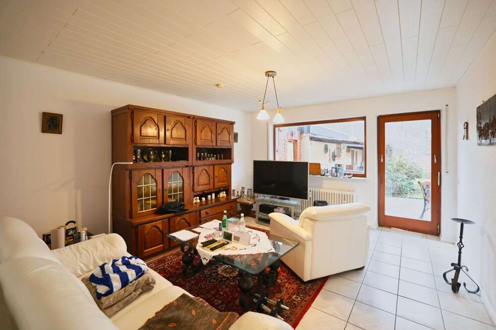 Immobilie in Lahnstein - 4-Parteien Mehrfamilienhaus mit Garage, Stellplätzen, Garten u. Terrasse in Lahnstein-Frierichssegen - Bild 4