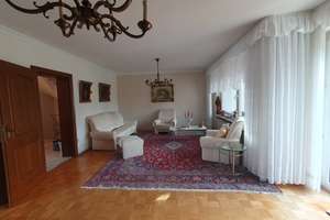 Von Privat . Gepflegte Doppelhaushälfte mit 5 Zimmern und sonnigen Garten in München-Fasanerie – Am Blütenanger 49a, 80995 Lerchenau-West, München – Vorschaubild 11