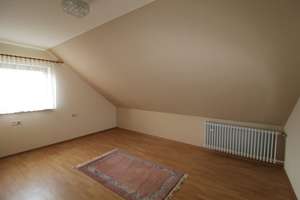 Gepflegtes Einfamilienhaus mit Einliegerwohnung in ruhiger Wohnlage von Bitz – Die vollständige Adresse der Immobilie erhältst du vom Anbieter., 72475 Bitz – Vorschaubild 6