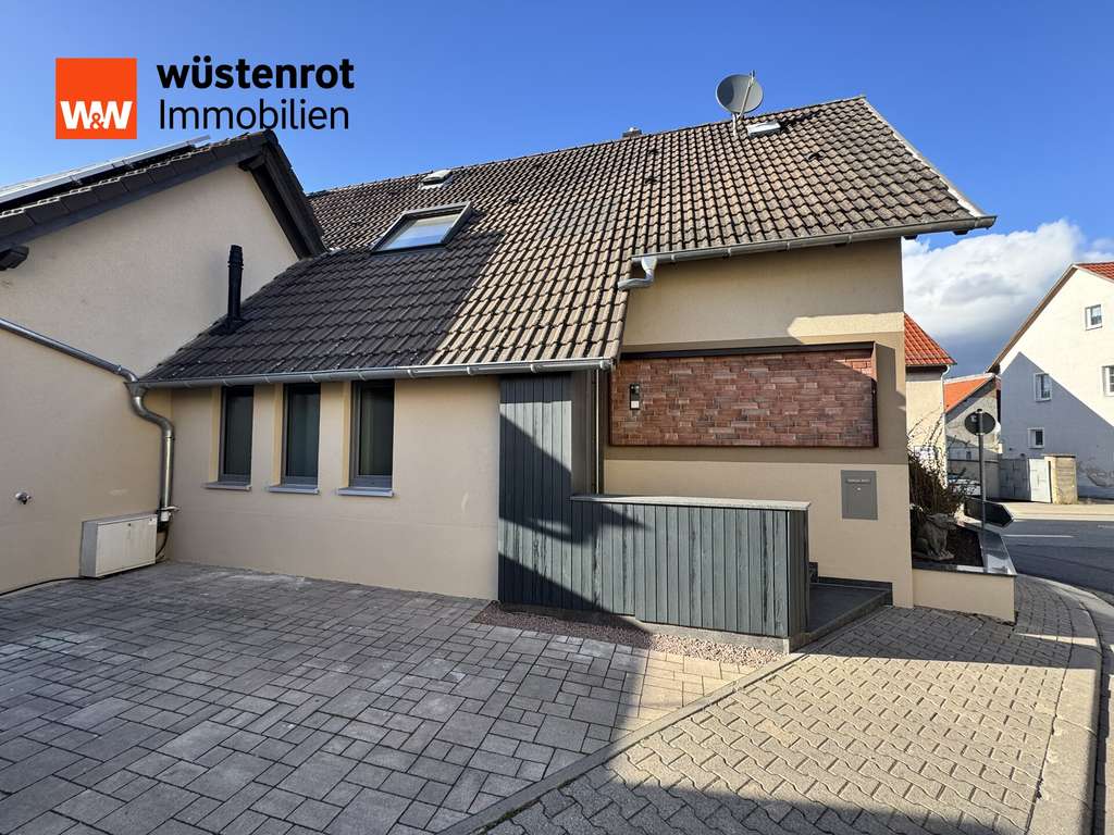 Immobilie in Framersheim - +++FRAMERSHEIM: KELLERSTR.: KOMPLETT MODERNISIERTES EINFAMILEINHAUS MIT TERRASSE (OHNE GARTEN)+++ - Bild 1